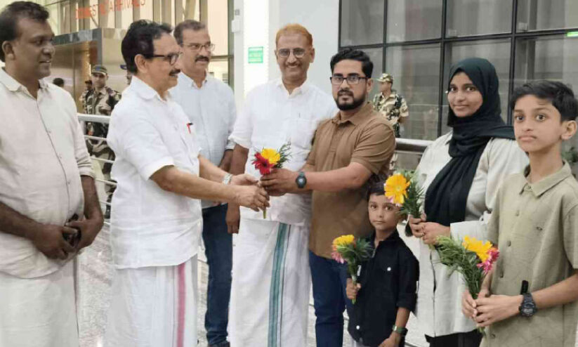 ഡോ.റാഷിദ് അബ്ദുല്ലയും കുടുംബവും നാട്ടിലെത്തി