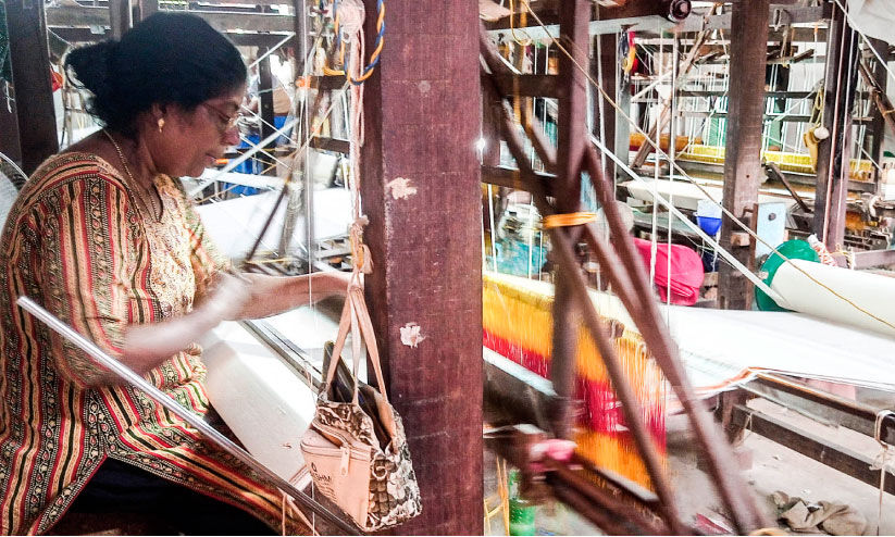 ഉടുത്തൊരുങ്ങി ചേന്ദമംഗലം കൈത്തറി ഉടുത്തൊരുങ്ങി ചേന്ദമംഗലം കൈത്തറി