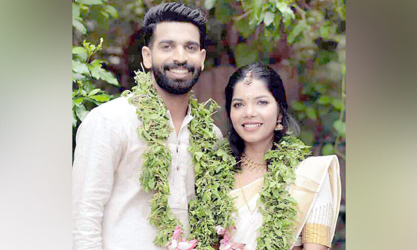 മംഗളാരവങ്ങളിൽനിന്ന് പ്രണവെത്തി; ഫുട്ബാൾ ആവേശത്തിലേക്ക് മംഗളാരവങ്ങളിൽനിന്ന് പ്രണവെത്തി; ഫുട്ബാൾ ആവേശത്തിലേക്ക്