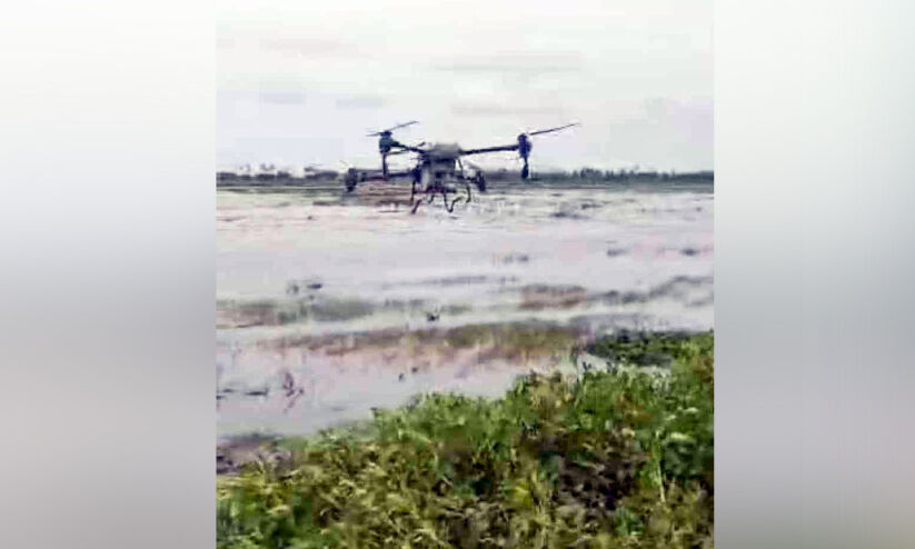 കുട്ടനാട്ടിൽ വട്ടമിട്ട് അനധികൃത ഡ്രോണുകൾ കുട്ടനാട്ടിൽ വട്ടമിട്ട് അനധികൃത ഡ്രോണുകൾ