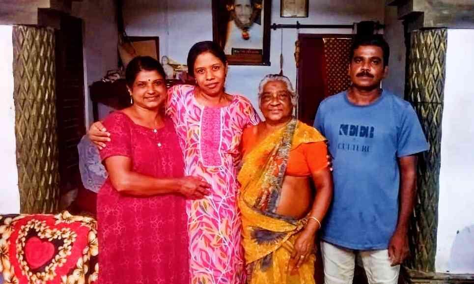 മരണാനന്തര ചടങ്ങിനെത്തിയ വിജയമ്മക്കും മകൾക്കും ഇത് രണ്ടാം ജന്മം; പത്തടിയാഴത്തിൽനിന്ന് സിനിയും ലിനേഷും മുങ്ങിയെടുത്തത് രണ്ട് ജീവനുകൾ