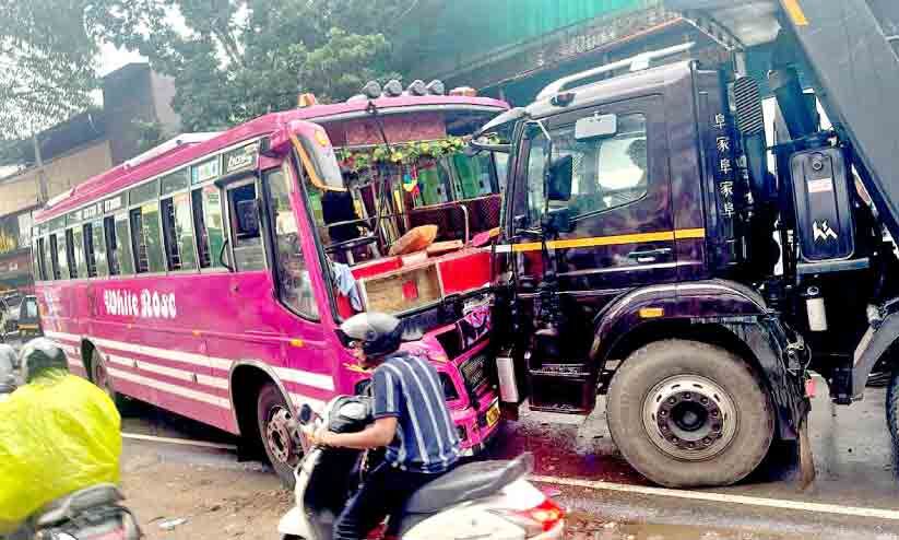 കുറ്റ്യാടിയിൽ അപകട പരമ്പര; 17ഓളം പേർക്ക് പരിക്ക്