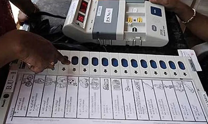 വോട്ടുയന്ത്രത്തിൽ ഇനി സ്ഥാനാർഥികളുടെ കളർ ഫോട്ടോയും വോട്ടുയന്ത്രത്തിൽ ഇനി സ്ഥാനാർഥികളുടെ കളർ ഫോട്ടോയും