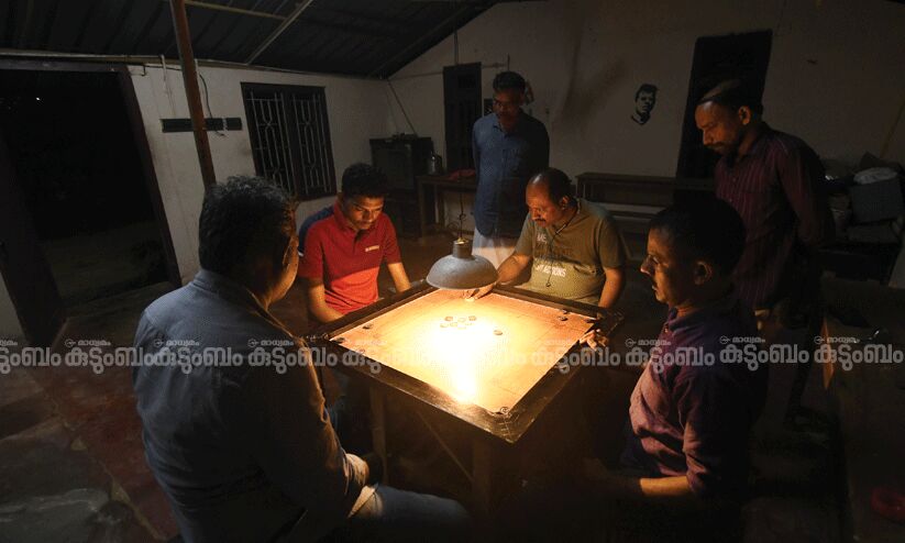 ‘ടർഫിൽ അർധരാത്രി വരെ പന്തുകളിക്കാൻ മാത്രമല്ല നാടിന് ഒരാവശ്യം വരുമ്പോൾ ഓടിയെത്താനും അവരുണ്ടായിരുന്നു’... ജാതി, മത ചിന്തകൾക്കതീതമായി യുവതീയുവാക്കളെ ഒരുമിപ്പിക്കുന്ന ആർട്സ് ആൻഡ് സ്പോർട്സ് ക്ലബുകളെക്കുറിച്ചറിയാം ‘ടർഫിൽ അർധരാത്രി വരെ പന്തുകളിക്കാൻ മാത്രമല്ല നാടിന് ഒരാവശ്യം വരുമ്പോൾ ഓടിയെത്താനും അവരുണ്ടായിരുന്നു’... ജാതി, മത ചിന്തകൾക്കതീതമായി യുവതീയുവാക്കളെ ഒരുമിപ്പിക്കുന്ന ആർട്സ് ആൻഡ് സ്പോർട്സ് ക്ലബുകളെക്കുറിച്ചറിയാം