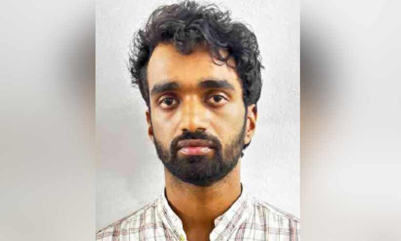 സ്വകാര്യ ആശുപത്രിയിലെ വ്യാജ ഡോക്ടർ പിടിയിൽ സ്വകാര്യ ആശുപത്രിയിലെ വ്യാജ ഡോക്ടർ പിടിയിൽ