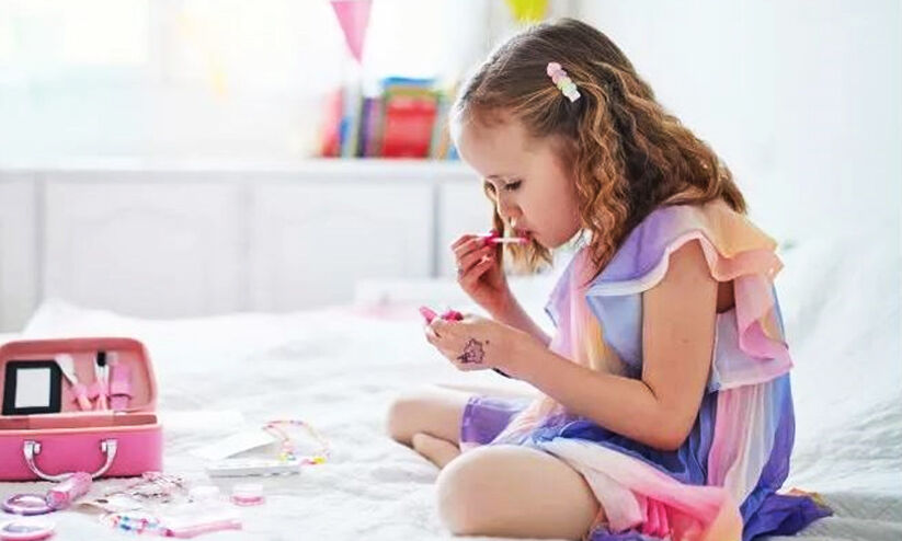 കൊച്ചുകുഞ്ഞുങ്ങൾക്കായി മേക്അപ് ഉൽപന്നങ്ങൾ വാങ്ങുന്നവരറിയാൻ കൊച്ചുകുഞ്ഞുങ്ങൾക്കായി മേക്അപ് ഉൽപന്നങ്ങൾ വാങ്ങുന്നവരറിയാൻ