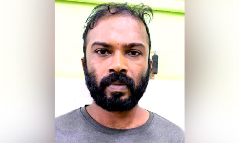 യുവാവിനെ നായെ വിട്ട് കടിപ്പിച്ചയാൾ അറസ്റ്റിൽ യുവാവിനെ നായെ വിട്ട് കടിപ്പിച്ചയാൾ അറസ്റ്റിൽ