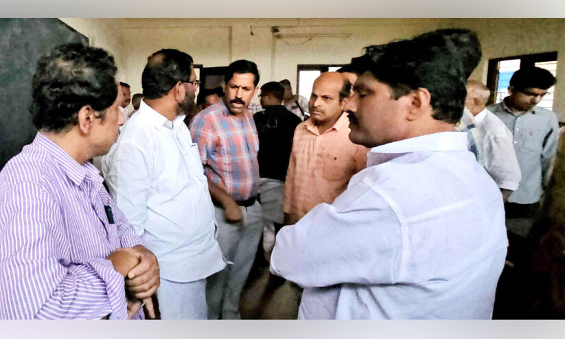 ബിൽഡിങ് മെറ്റീരിയൽ സൊസൈറ്റി; നിക്ഷേപകർ വീണ്ടും സംഘടിച്ചെത്തി ബിൽഡിങ് മെറ്റീരിയൽ സൊസൈറ്റി; നിക്ഷേപകർ വീണ്ടും സംഘടിച്ചെത്തി