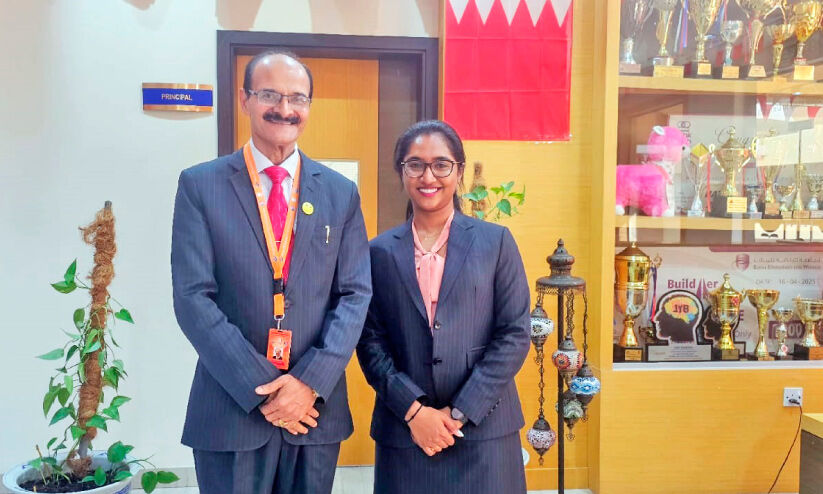 സാറ സ്കൂളിൽ തിരികെയെത്തി, ഇത്തവണ വിദ്യാർഥിനി ആയല്ല അധ്യാപികയായി സാറ സ്കൂളിൽ തിരികെയെത്തി, ഇത്തവണ വിദ്യാർഥിനി ആയല്ല അധ്യാപികയായി