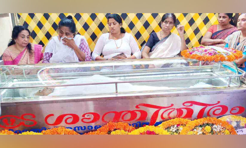 സിനിമയിലും ജീവിതത്തിലും കണ്ണീർ പടർത്തി മീന ഗണേഷ്