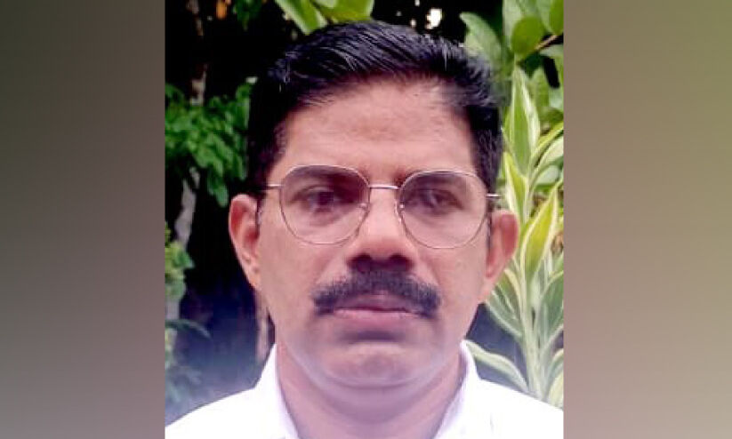 ഇനി ഞാനൊന്ന് തലയുയർത്തി നിൽക്കട്ടെ, ബലാത്സംഗ പരാതി വ്യാജം; ഏഴുവർഷങ്ങൾക്കിപ്പുറം കുറ്റവിമുക്തനായി അധ്യാപകൻ ഇനി ഞാനൊന്ന് തലയുയർത്തി നിൽക്കട്ടെ, ബലാത്സംഗ പരാതി വ്യാജം; ഏഴുവർഷങ്ങൾക്കിപ്പുറം കുറ്റവിമുക്തനായി അധ്യാപകൻ