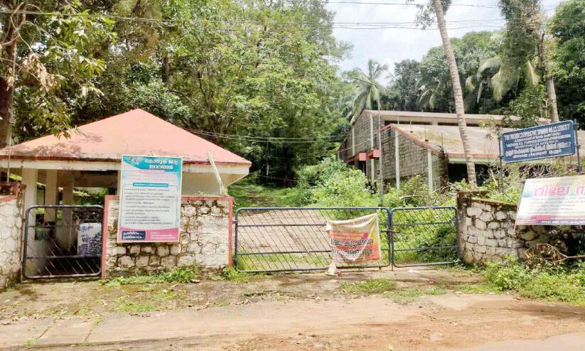 അടഞ്ഞു കിടക്കുന്ന വിരുപ്പാക്ക മില്ലിന് മുന്നിൽ ഇന്ന് പട്ടിണി സമരം അടഞ്ഞു കിടക്കുന്ന വിരുപ്പാക്ക മില്ലിന് മുന്നിൽ ഇന്ന് പട്ടിണി സമരം