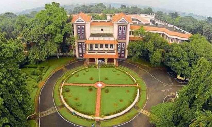 കുസാറ്റ്: മികവിന്റെ കേന്ദ്രത്തിൽ പഠിക്കാം