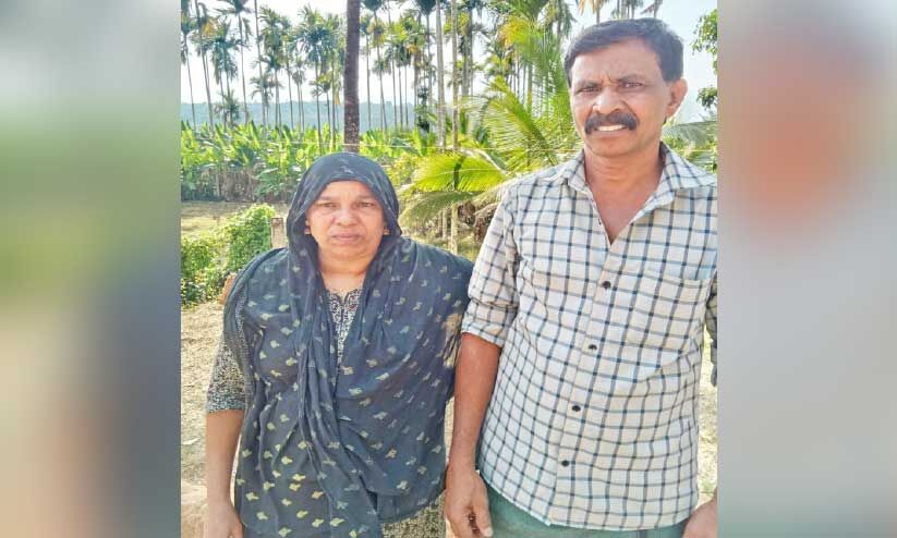 ചാ​ടി​യ​ടു​ത്ത് ക​ടു​വ; വി​ശ്വ​സി​ക്കാ​നാ​കാ​തെ മൊ​യ്തുവും ജ​മീ​ല​യും