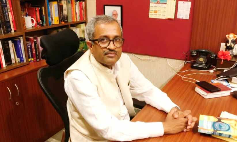 വിചാരണ കോടതികൾ ഭരണകൂടത്തെ വല്ലാതെ ഭയക്കുന്നതായി തോന്നുന്നു വിചാരണ കോടതികൾ ഭരണകൂടത്തെ വല്ലാതെ ഭയക്കുന്നതായി തോന്നുന്നു