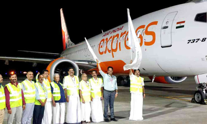 ആദ്യദിനം രണ്ടു വിമാനങ്ങൾ; യാത്രയായത് 340 ഹജ്ജ് തീർഥാടകർ ആദ്യദിനം രണ്ടു വിമാനങ്ങൾ; യാത്രയായത് 340 ഹജ്ജ് തീർഥാടകർ