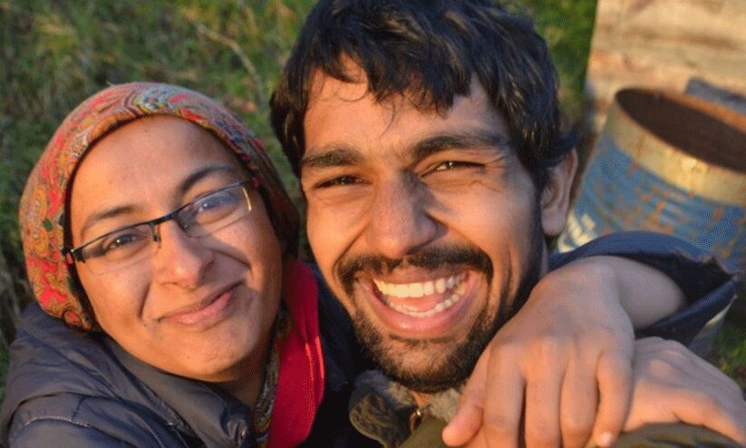 ‘ജെ.ഇ.ഇ ടെസ്റ്റിൽ ഉയർന്ന റാങ്ക് നേടാൻ ആർക്കും കഴിയും. പക്ഷേ, ഒരു മൺവീട് നിർമിക്കാൻ എല്ലാവർക്കും കഴിയില്ല’ -പ്രകൃതിയോട് ഇണങ്ങി ജീവിക്കാൻ അമേരിക്കയിലെ ഉയർന്ന ശമ്പളമുള്ള ജോലി ഉപേക്ഷിച്ച് ഐ.ഐ.ടി ടോപ്പർമാരായ ദമ്പതികൾ ‘ജെ.ഇ.ഇ ടെസ്റ്റിൽ ഉയർന്ന റാങ്ക് നേടാൻ ആർക്കും കഴിയും. പക്ഷേ, ഒരു മൺവീട് നിർമിക്കാൻ എല്ലാവർക്കും കഴിയില്ല’ -പ്രകൃതിയോട് ഇണങ്ങി ജീവിക്കാൻ അമേരിക്കയിലെ ഉയർന്ന ശമ്പളമുള്ള ജോലി ഉപേക്ഷിച്ച് ഐ.ഐ.ടി ടോപ്പർമാരായ ദമ്പതികൾ