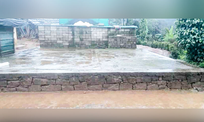 ഇടമലക്കുടിയിൽ നിർമാണം നിലച്ച് നൂറ്റമ്പതിലേറെ വീടുകൾ