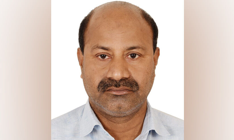 മൂന്ന് പതിറ്റാണ്ട് നീണ്ട പ്രവാസം: അബ്ദുല് റഹ്മാന് നാട്ടിലേക്ക് മൂന്ന് പതിറ്റാണ്ട് നീണ്ട പ്രവാസം: അബ്ദുല് റഹ്മാന് നാട്ടിലേക്ക്