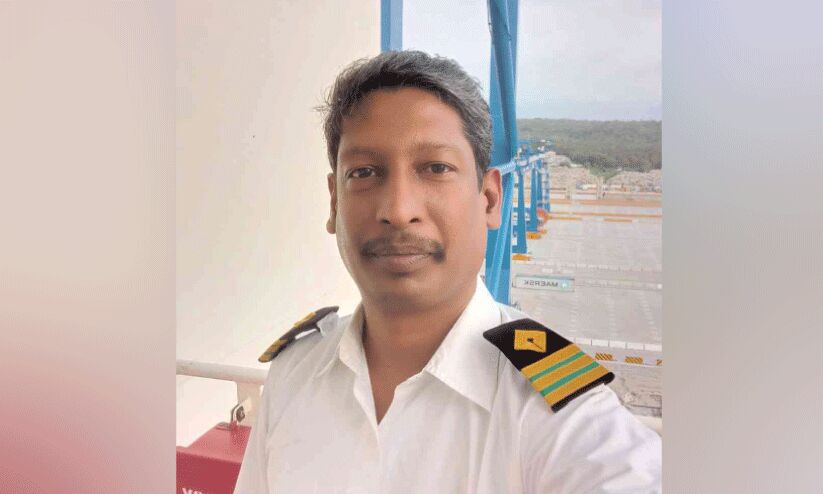 വിഴിഞ്ഞത്തണഞ്ഞ ആദ്യകപ്പലിലെ മലയാളി താരമായി പ്രജീഷ്