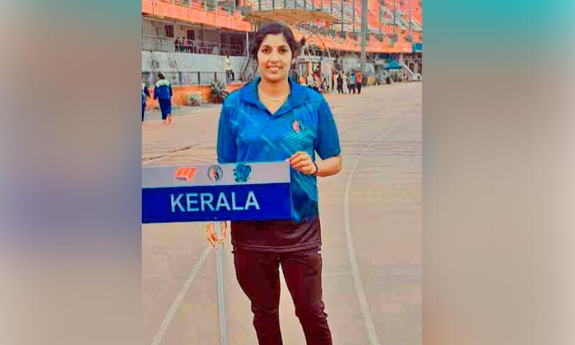 എന്നും ട്രാക്കിലെ താരമാണ് ഈ വീട്ടമ്മ