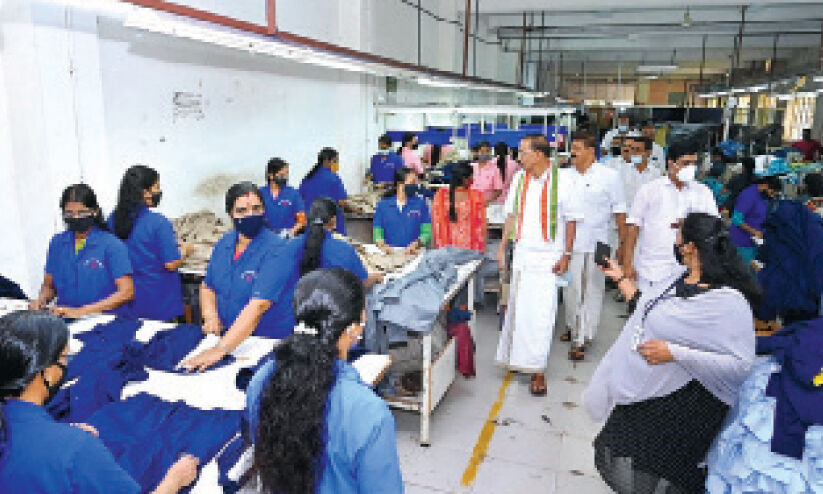 പാനൂരി​െൻറ സ്വന്തം മോഹനേട്ടൻ; കാരുണ്യക്കടലായി പൊട്ടങ്കണ്ടി