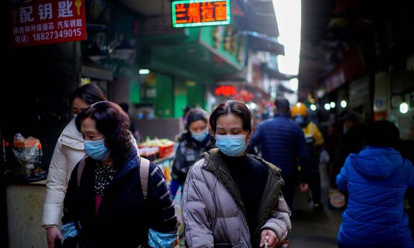 അഞ്ച് വർഷം മുമ്പുള്ള ഡിസംബർ, ചൈനയിലെ വുഹാനിൽ ഒരാൾക്ക് അജ്ഞാതമായൊരു പനി വന്നു; പിന്നീട് സംഭവിച്ചത്... അഞ്ച് വർഷം മുമ്പുള്ള ഡിസംബർ, ചൈനയിലെ വുഹാനിൽ ഒരാൾക്ക് അജ്ഞാതമായൊരു പനി വന്നു; പിന്നീട് സംഭവിച്ചത്...