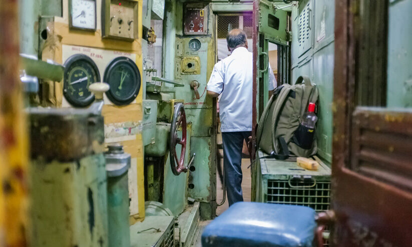 ​ലോക്കോ പൈലറ്റ്​ ക്ഷാമം: വിരമിച്ചവരെ തിരികെയെത്തിക്കാൻ തിരക്കിട്ട നീക്കം