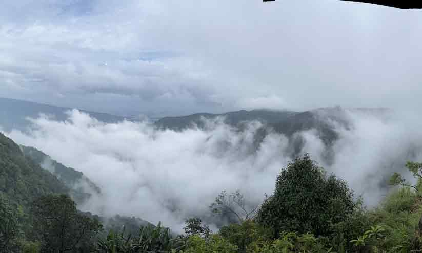 മഴയെ പുണർന്ന് ഒരു സോളോ യാത്ര, കൊൽക്കത്തയും കടന്ന് മഴയെ പുണർന്ന് ഒരു സോളോ യാത്ര, കൊൽക്കത്തയും കടന്ന്