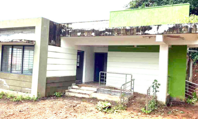 തടസ്സം നീങ്ങി; എരുമേലി തെക്ക് വില്ലേജ് ഓഫിസ് ഉടൻ പ്രവർത്തനം ആരംഭിക്കും -എം.എൽ.എ തടസ്സം നീങ്ങി; എരുമേലി തെക്ക് വില്ലേജ് ഓഫിസ് ഉടൻ പ്രവർത്തനം ആരംഭിക്കും -എം.എൽ.എ