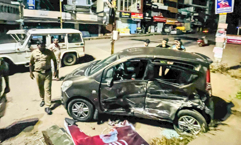 പാ​ണ്ടി​ക്കാ​ട്​ അ​ങ്ങാ​ടി​യി​ൽ അ​പ​ക​ടം തുടർക്കഥ