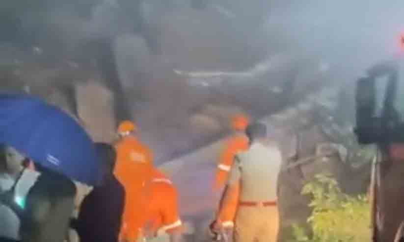 താമരശ്ശേരി ചുരത്തിൽ വീണ്ടും ഗതാഗതം നിരോധിച്ചു; അടിവാരത്തും ലക്കിടിയിലും വാഹനങ്ങൾ തടയും താമരശ്ശേരി ചുരത്തിൽ വീണ്ടും ഗതാഗതം നിരോധിച്ചു; അടിവാരത്തും ലക്കിടിയിലും വാഹനങ്ങൾ തടയും