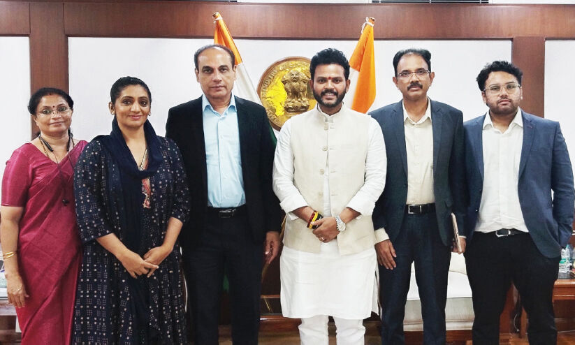 ഉയരെ പറന്ന് അൽഹിന്ദ്... ഉയരെ പറന്ന് അൽഹിന്ദ്...