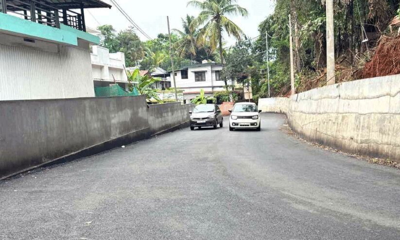 പുതിയതെരുവിൽ കുരുങ്ങേണ്ട; കണ്ണൂരിലെത്താൻ ഇതുവഴി പോകാം പുതിയതെരുവിൽ കുരുങ്ങേണ്ട; കണ്ണൂരിലെത്താൻ ഇതുവഴി പോകാം