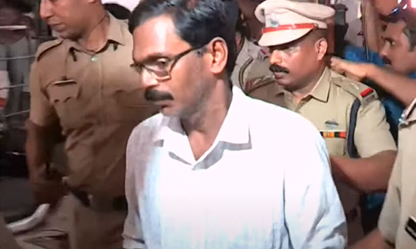 ‘കളമശ്ശേരി ഭീകരാക്രമണം: മാർട്ടിന് വട്ടാണെന്ന സർട്ടിഫിക്കറ്റ് ഇതുവരെ കിട്ടിയില്ല എന്നതാണ് ഏക ആശ്വാസം’ ‘കളമശ്ശേരി ഭീകരാക്രമണം: മാർട്ടിന് വട്ടാണെന്ന സർട്ടിഫിക്കറ്റ് ഇതുവരെ കിട്ടിയില്ല എന്നതാണ് ഏക ആശ്വാസം’