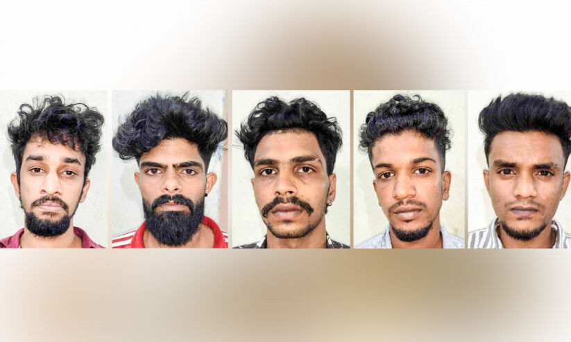 പന്തളത്ത് തട്ടുകട ഉടമയെ മർദിച്ച സംഭവം; അഞ്ചംഗ സംഘം അറസ്റ്റിൽ പന്തളത്ത് തട്ടുകട ഉടമയെ മർദിച്ച സംഭവം; അഞ്ചംഗ സംഘം അറസ്റ്റിൽ