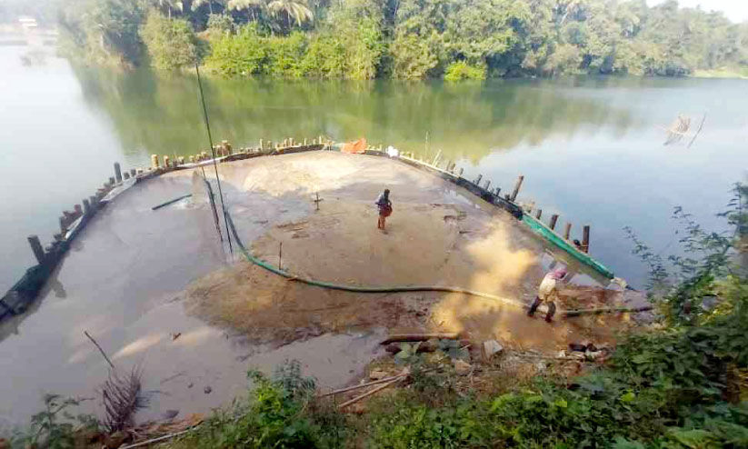 കരാറുകാരന് സര്ക്കാര് പണം നല്കുന്നില്ല; നന്നമ്പ്ര സമഗ്ര കുടിവെള്ള പദ്ധതി ഇഴയുന്നു കരാറുകാരന് സര്ക്കാര് പണം നല്കുന്നില്ല; നന്നമ്പ്ര സമഗ്ര കുടിവെള്ള പദ്ധതി ഇഴയുന്നു