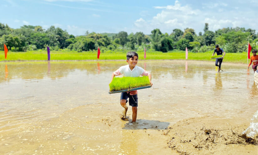 ഇത് നടുവനാട് സ്റ്റൈൽ ഇത് നടുവനാട് സ്റ്റൈൽ