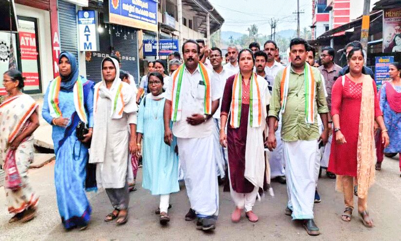 പോത്തുകല്ലിൽ മഞ്ഞപ്പിത്തം; സമരം നടത്തിയ ജനപ്രതിനിധികളെ അറസ്റ്റ് ചെയ്തുനീക്കി പോത്തുകല്ലിൽ മഞ്ഞപ്പിത്തം; സമരം നടത്തിയ ജനപ്രതിനിധികളെ അറസ്റ്റ് ചെയ്തുനീക്കി