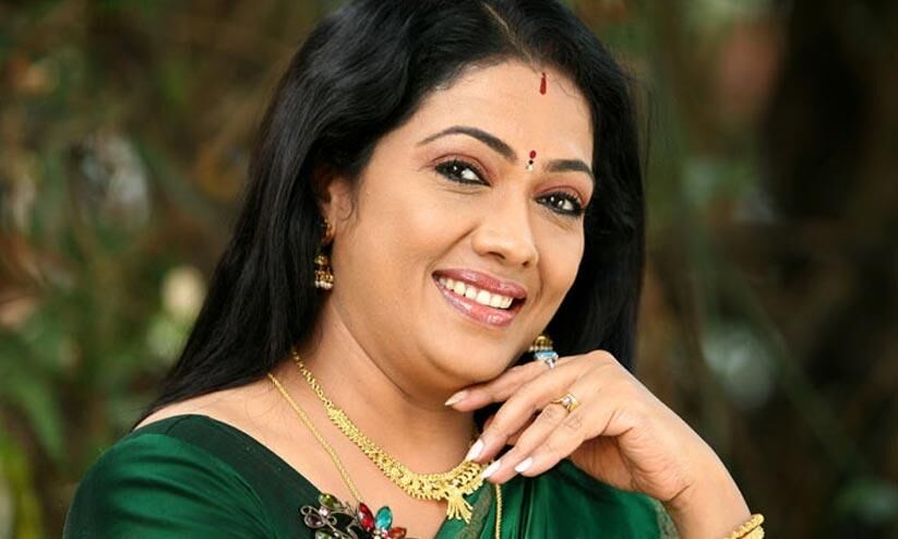 മലയാളത്തിൽ വസ്ത്രങ്ങളോടൊപ്പം കഥാപാത്രങ്ങൾക്കും പ്രാധാന്യം -രേഖ