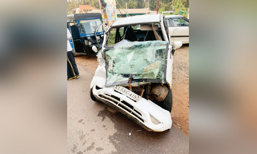 ബസും കാറും കൂട്ടിയിടിച്ച് ഒരാൾക്ക് പരിക്ക് ബസും കാറും കൂട്ടിയിടിച്ച് ഒരാൾക്ക് പരിക്ക്