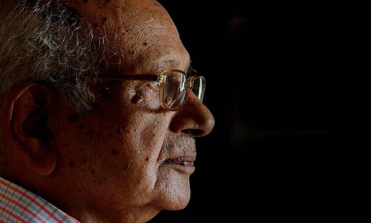 അന്ന് വിസമ്മതിച്ച ഒരേ ഒരാള് ബി.ആർ.പി ആയിരുന്നു... അന്ന് വിസമ്മതിച്ച ഒരേ ഒരാള് ബി.ആർ.പി ആയിരുന്നു...