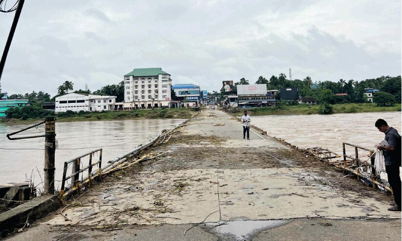 ഇനിയൊട്ടും വൈകിക്കൂടാ, പട്ടാമ്പിയിൽ വരണം പുതിയ പാലം ഇനിയൊട്ടും വൈകിക്കൂടാ, പട്ടാമ്പിയിൽ വരണം പുതിയ പാലം