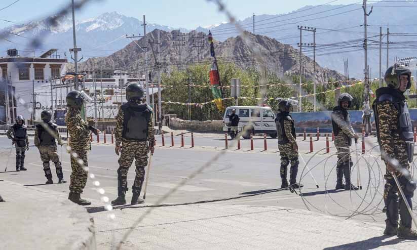 ലഡാക്ക് ചർച്ച വഴിമുട്ടി; ഏറ്റുമുട്ടൽ പാതയിലുള്ള കേന്ദ്രവുമായി ചർച്ചക്കില്ലെന്ന് എൽ.ബി.എ ലഡാക്ക് ചർച്ച വഴിമുട്ടി; ഏറ്റുമുട്ടൽ പാതയിലുള്ള കേന്ദ്രവുമായി ചർച്ചക്കില്ലെന്ന് എൽ.ബി.എ