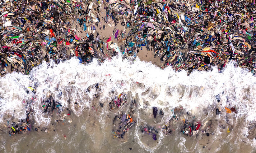 മരിച്ച വെള്ളക്കാരന്റെ വസ്ത്രങ്ങൾ; അഥവാ പടിഞ്ഞാറൻ ഫാഷൻ വിപണി ശവപ്പറമ്പാക്കിയ ആഫ്രിക്കൻ തീരം മരിച്ച വെള്ളക്കാരന്റെ വസ്ത്രങ്ങൾ; അഥവാ പടിഞ്ഞാറൻ ഫാഷൻ വിപണി ശവപ്പറമ്പാക്കിയ ആഫ്രിക്കൻ തീരം