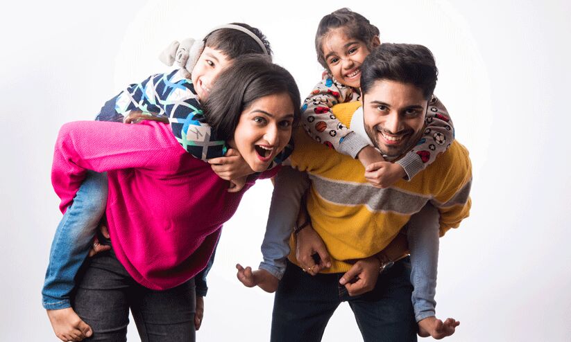 കുട്ടികളെ സാമൂഹിക പ്രതിബദ്ധതയുള്ളവരായി വളർത്താൻ മാതാപിതാക്കൾ ശ്രദ്ധിക്കേണ്ട കാര്യങ്ങൾ കുട്ടികളെ സാമൂഹിക പ്രതിബദ്ധതയുള്ളവരായി വളർത്താൻ മാതാപിതാക്കൾ ശ്രദ്ധിക്കേണ്ട കാര്യങ്ങൾ