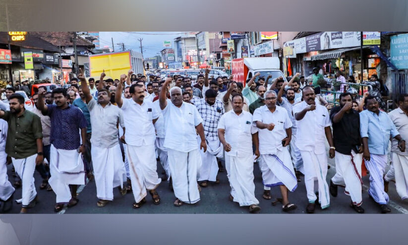 വിജയന്റെ മരുമകൾ പത്മജയുടെ ആത്മഹത്യ ശ്രമം; കോൺഗ്രസ് പ്രതിരോധത്തിൽ വിജയന്റെ മരുമകൾ പത്മജയുടെ ആത്മഹത്യ ശ്രമം; കോൺഗ്രസ് പ്രതിരോധത്തിൽ