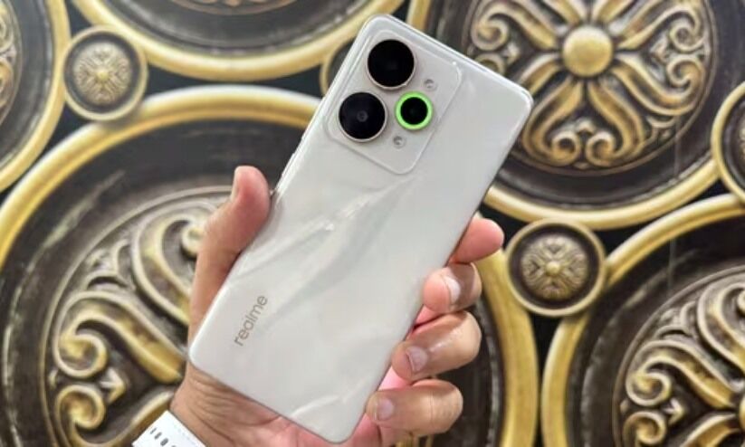 ഒറ്റ ചാർജിൽ 50 മണിക്കൂർ വിഡിയോ പ്ലേ, അഞ്ച് ദിവസം ഉപയോഗിക്കാം; 15,000 എം.എ.എച്ച് ബാറ്ററിയുള്ള ഫോൺ അവതരിപ്പിക്കാനൊരുങ്ങി റിയൽമി ഒറ്റ ചാർജിൽ 50 മണിക്കൂർ വിഡിയോ പ്ലേ, അഞ്ച് ദിവസം ഉപയോഗിക്കാം; 15,000 എം.എ.എച്ച് ബാറ്ററിയുള്ള ഫോൺ അവതരിപ്പിക്കാനൊരുങ്ങി റിയൽമി