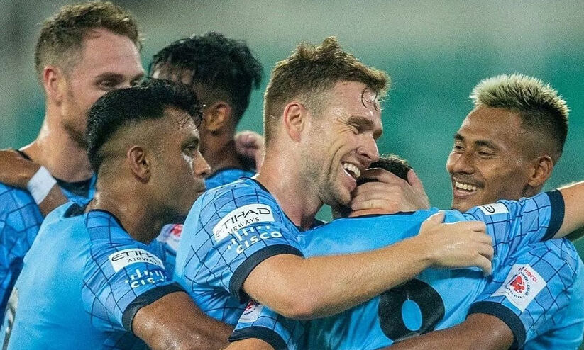 ഐ.എസ്.എൽ: ബംഗളൂരുവിനെ തകർത്ത് മുംബൈ ഐ.എസ്.എൽ: ബംഗളൂരുവിനെ തകർത്ത് മുംബൈ