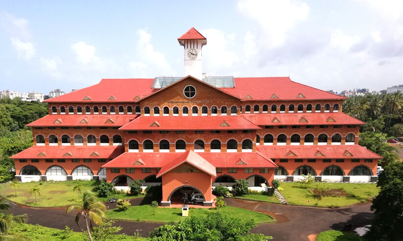 കണ്ണൂർ സർവകലാശാലക്കു കീഴിലെ പ്രാദേശിക കേന്ദ്രങ്ങൾക്ക് താഴ് വീഴുന്നു